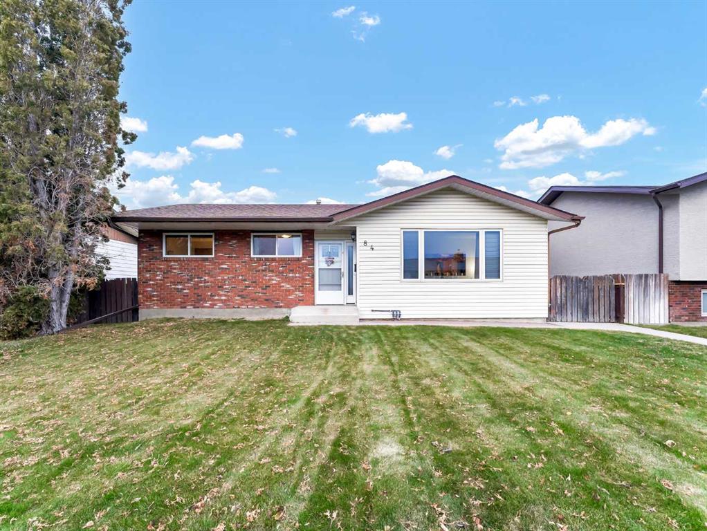 Picture of 84 Saunders Crescent SE, Medicine Hat Real Estate Listing