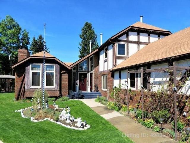 Picture of 105 MCPHERSON SQUARE Square , Hinton Real Estate Listing