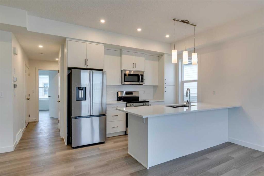 Picture of 38, 2117 81 Street SW, Calgary Real Estate Listing