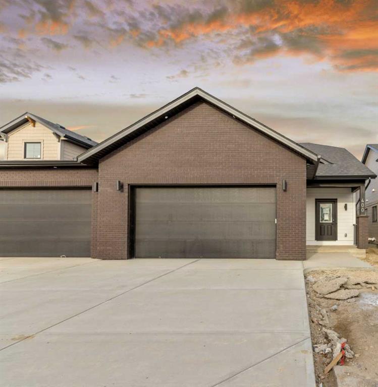 Picture of 400, 15 Coopersfield  SW, Airdrie Real Estate Listing