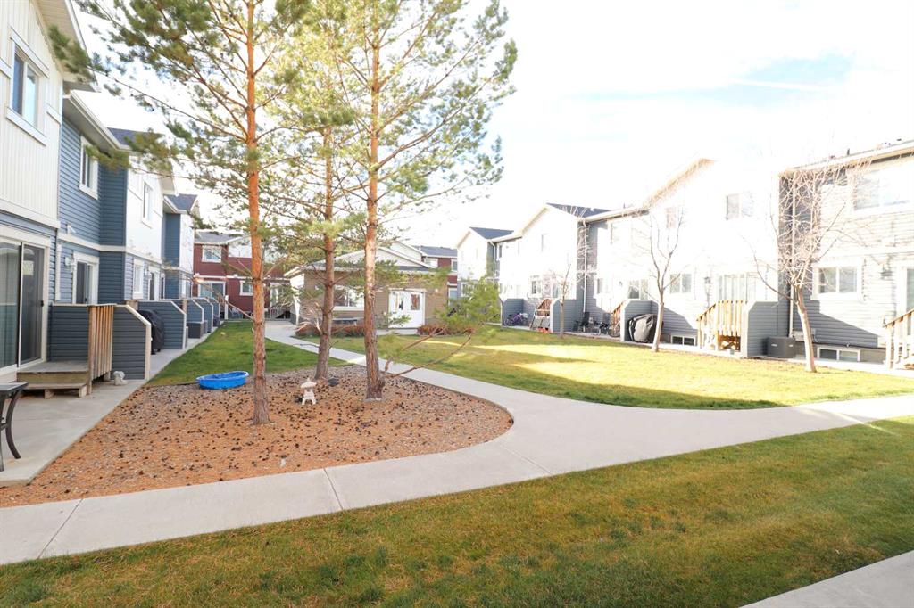 Picture of 4, 221 Silkstone Road W, Lethbridge Real Estate Listing