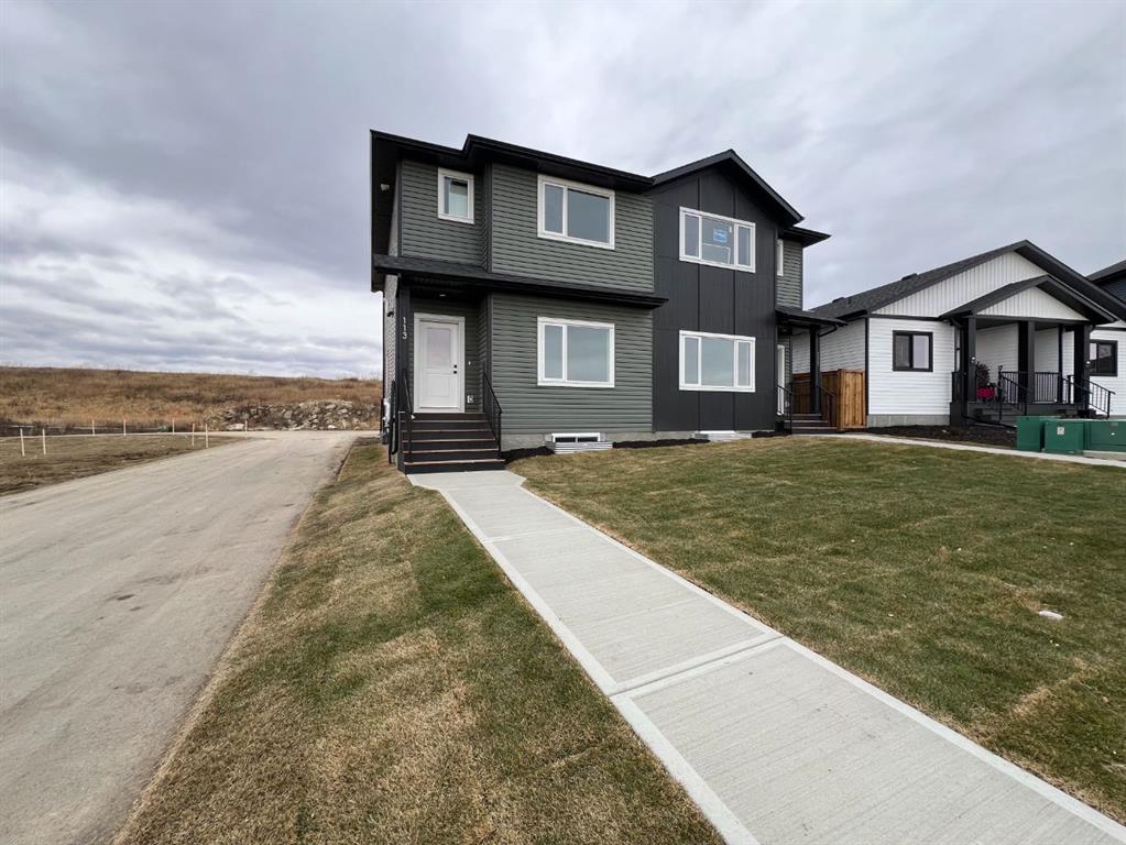 Picture of 113 Gray Close , Sylvan Lake Real Estate Listing