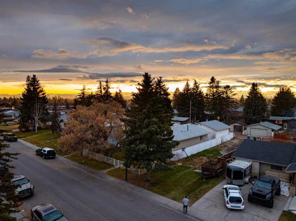 Picture of 2435 43 Street SE, Calgary Real Estate Listing