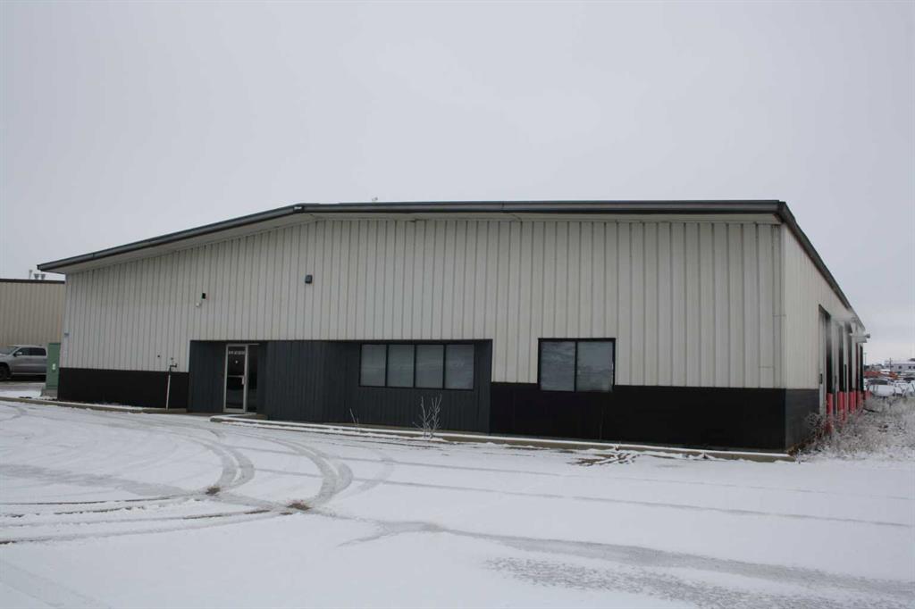 Picture of 200, 104 East Lake Boulevard NE, Airdrie Real Estate Listing