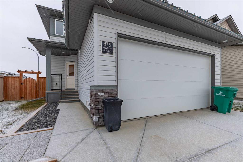 Picture of 875 Miners Boulevard W, Lethbridge Real Estate Listing