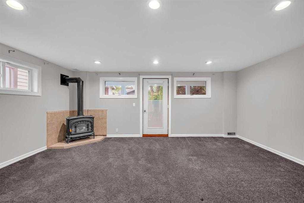 Picture of 91 Emberdale Way SE, Airdrie Real Estate Listing