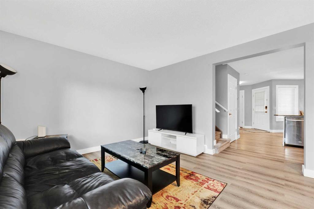 Picture of 75 Harvest Oak Circle NE, Calgary Real Estate Listing