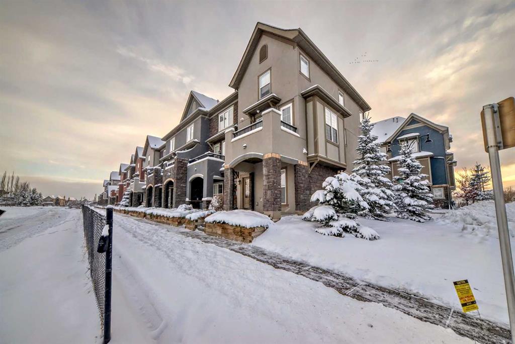 Picture of 4 Quarry Lane SE, Calgary Real Estate Listing