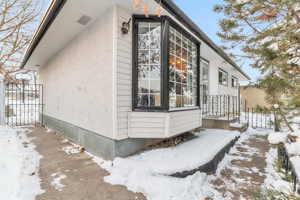 Picture of 4627 Greenhill Crescent NE, Calgary Real Estate Listing