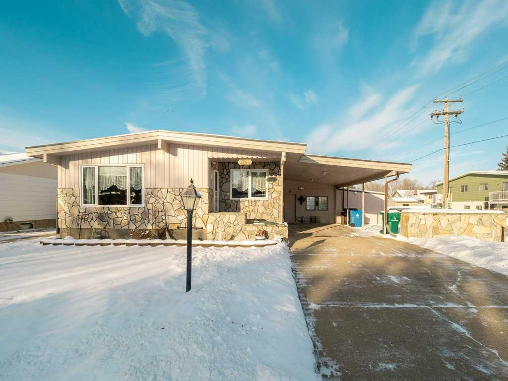 Picture of 1746 St Andrew Road N, Lethbridge Real Estate Listing