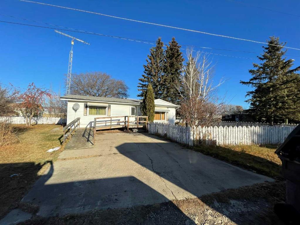 Picture of 5102 46 Street , Mannville Real Estate Listing