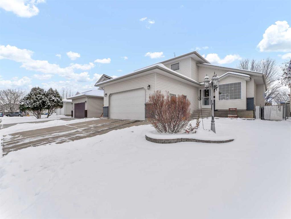 Picture of 15 Storrs Crescent SE, Medicine Hat Real Estate Listing