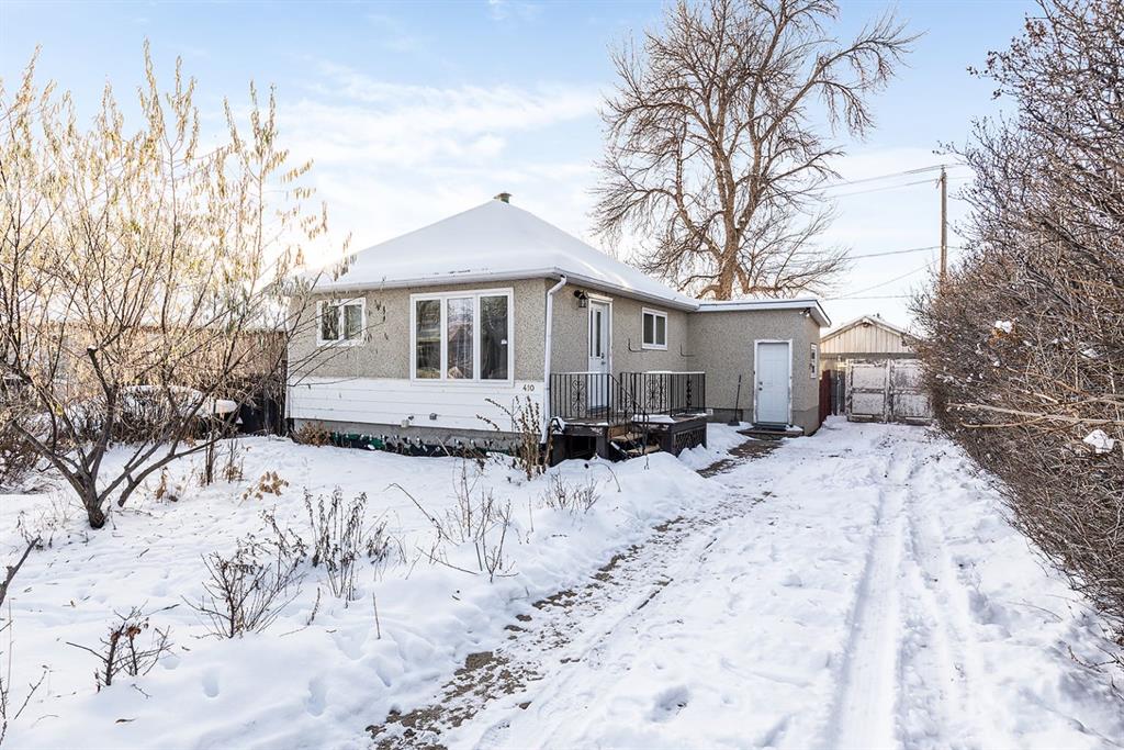 Picture of 410 1 Street SE, Redcliff Real Estate Listing