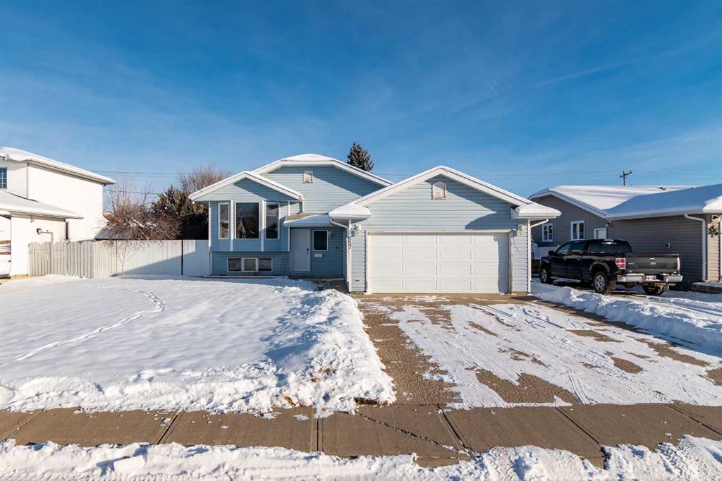 Picture of 527 Main Street S, Redcliff Real Estate Listing