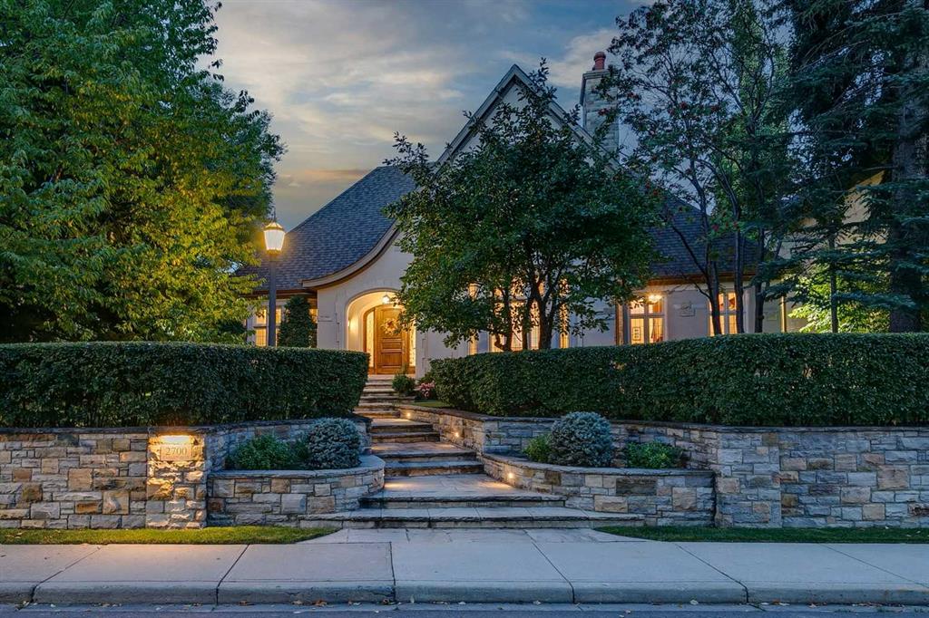 Picture of 2700 Carleton Street SW, Calgary Real Estate Listing