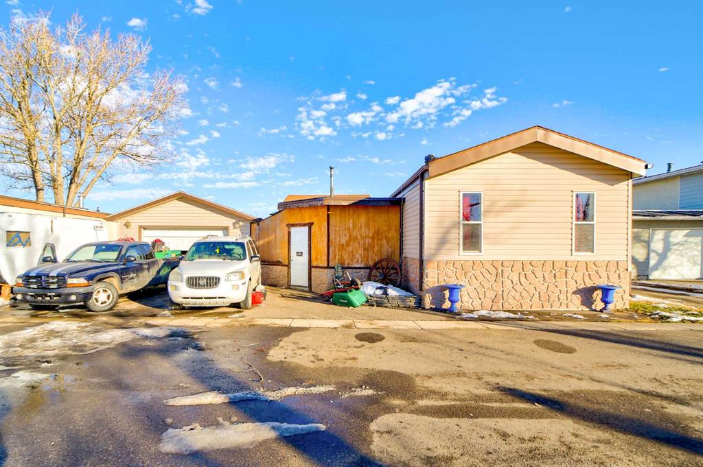 Picture of 33, 2715 Westside Drive W, Lethbridge Real Estate Listing