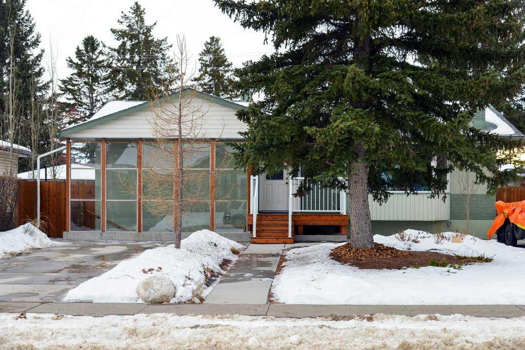 Picture of 5215 8 Avenue SW, Calgary Real Estate Listing