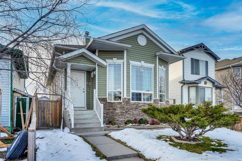 Picture of 238 Martinvalley Crescent NE, Calgary Real Estate Listing