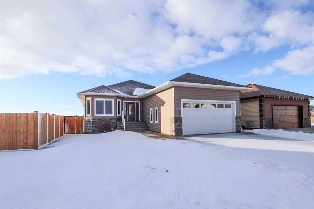 Picture of 6923 Meadowview Close , Stettler Real Estate Listing