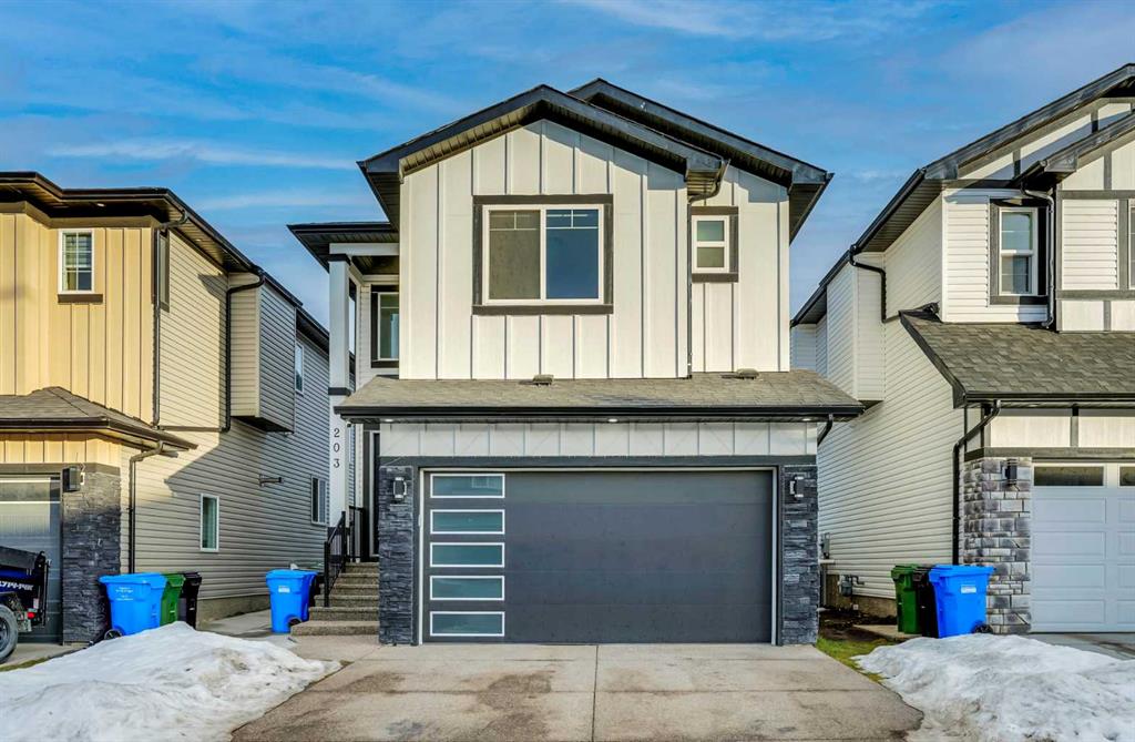 Picture of 203 Saddlecrest Grove NE, Calgary Real Estate Listing