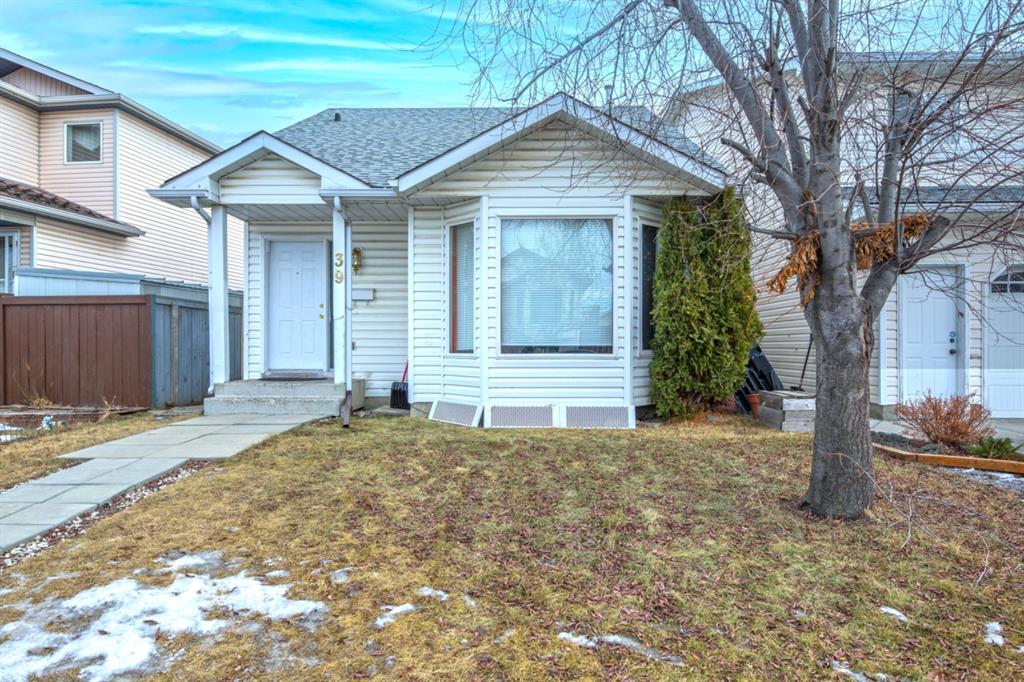 Picture of 39 Erin Circle SE, Calgary Real Estate Listing