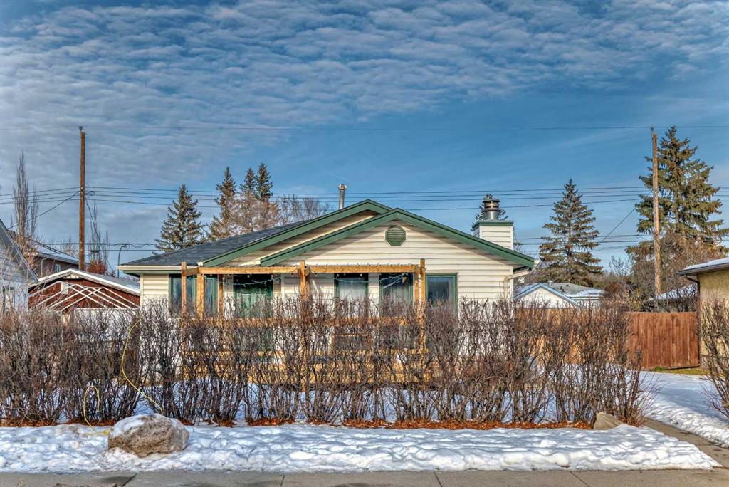 Picture of 8316 46 Avenue NW, Calgary Real Estate Listing