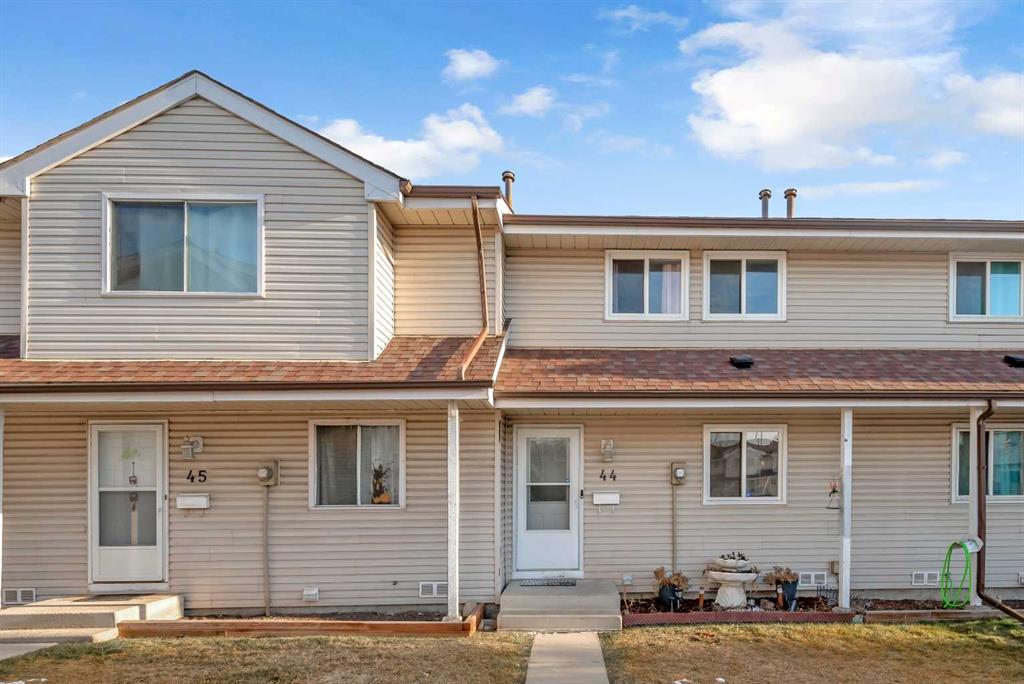 Picture of 44, 1515 Falconridge Drive NE, Calgary Real Estate Listing