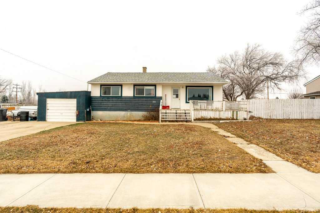 Picture of 501 51 Avenue , Coalhurst Real Estate Listing