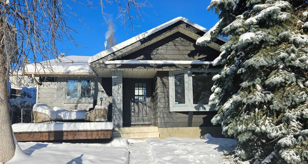 Picture of 40 Strathearn Rise SW, Calgary Real Estate Listing