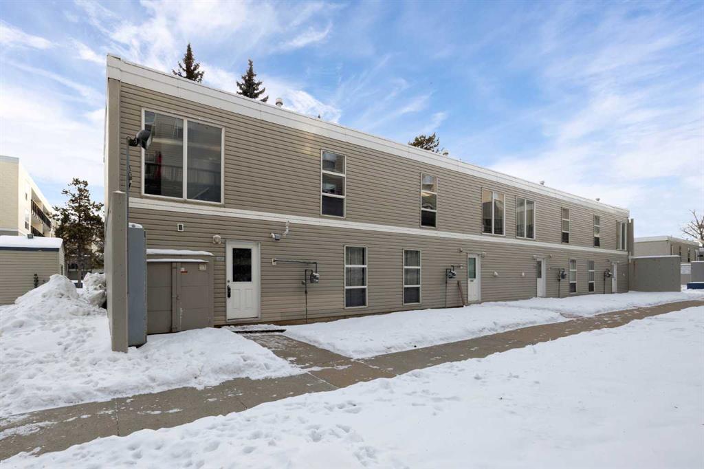 Picture of 1527, 21 Macdonald Drive , Fort McMurray Real Estate Listing