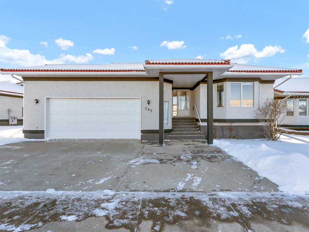 Picture of 305 Park Meadows Lane SE, Medicine Hat Real Estate Listing