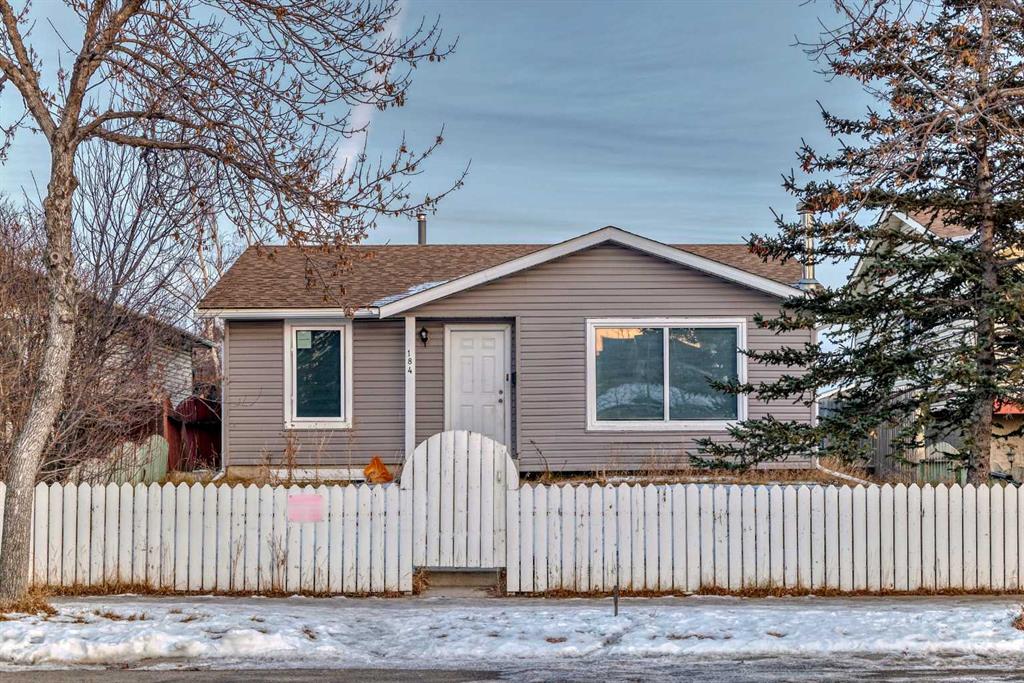 Picture of 184 Castlebrook Drive NE, Calgary Real Estate Listing