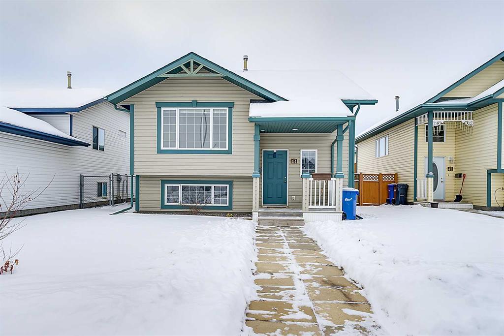 Picture of 44 Jarvis Close , Penhold Real Estate Listing