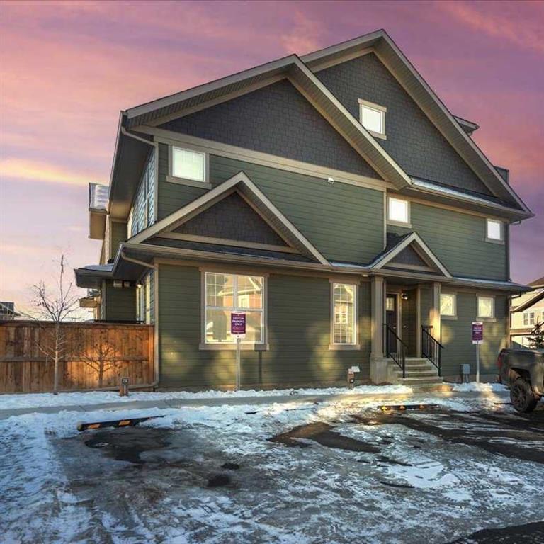 Picture of 303 Cranbrook Square SE, Calgary Real Estate Listing