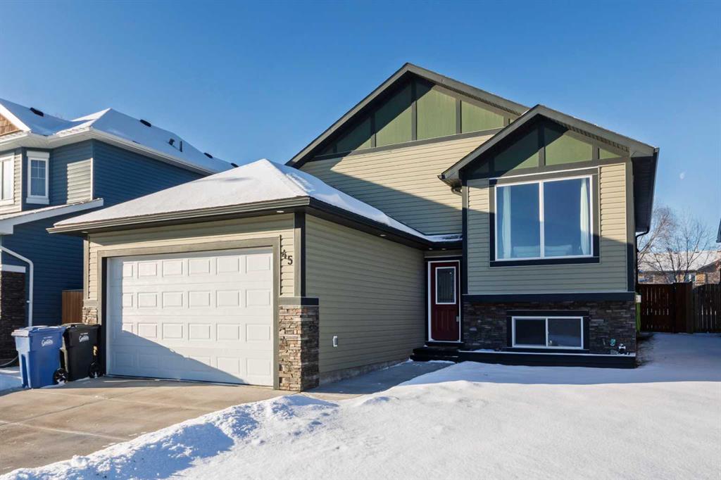 Picture of 45 Mackenzie Way , Carstairs Real Estate Listing