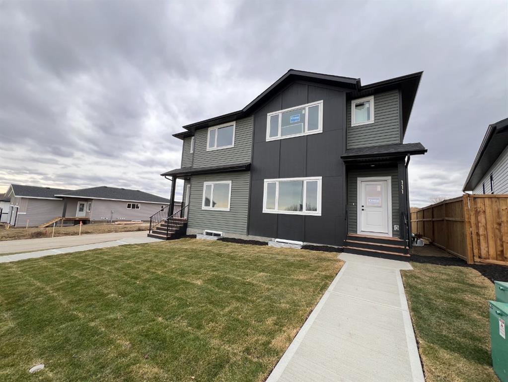 Picture of 111 Gray Close , Sylvan Lake Real Estate Listing