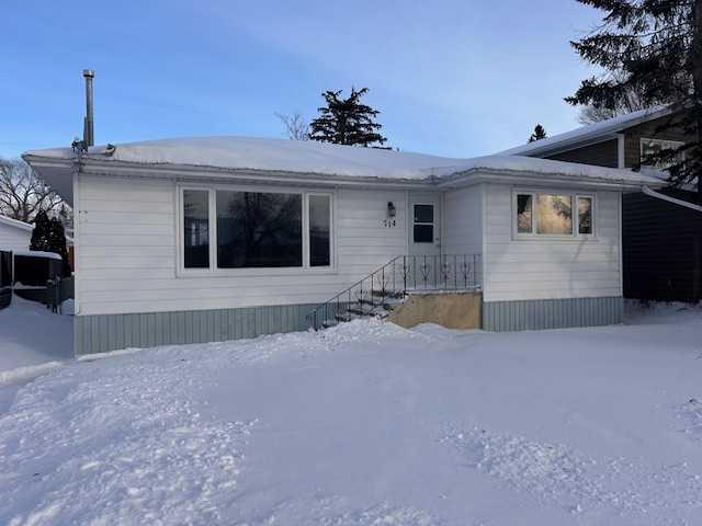 Picture of 714 Centre Street , Hanna Real Estate Listing