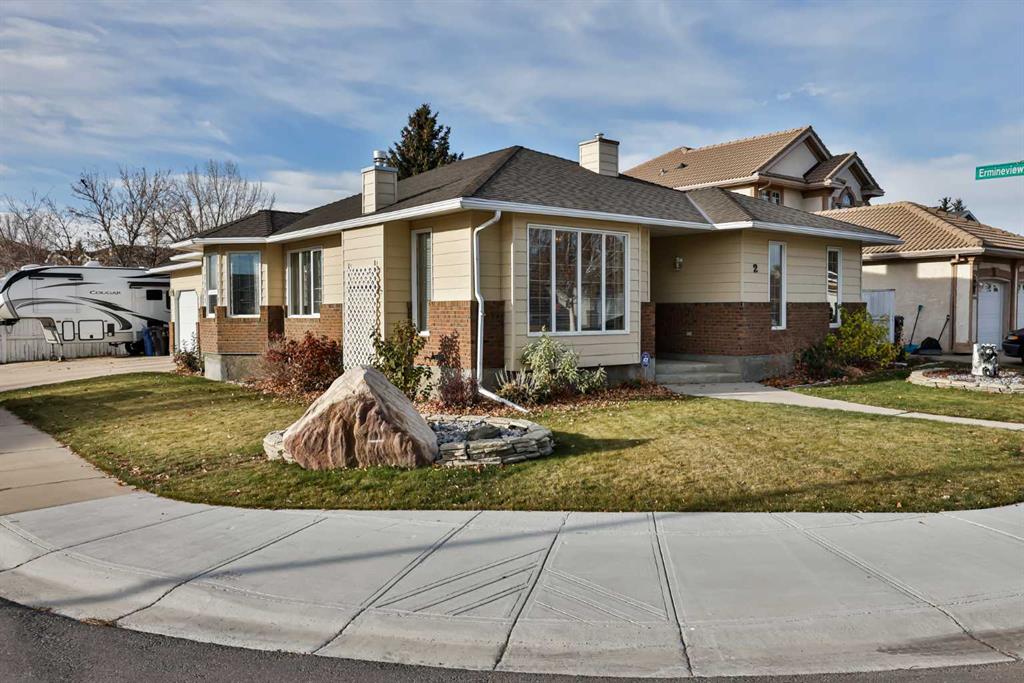 Picture of 2 Ermineview Place N, Lethbridge Real Estate Listing