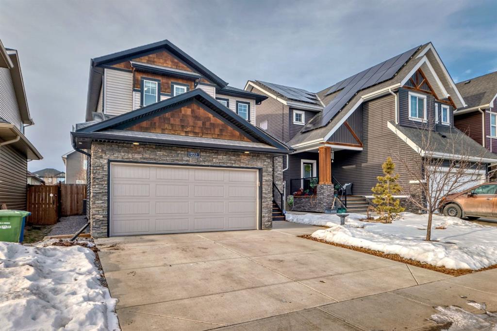 Picture of 222 Ravenscroft Green SE, Airdrie Real Estate Listing