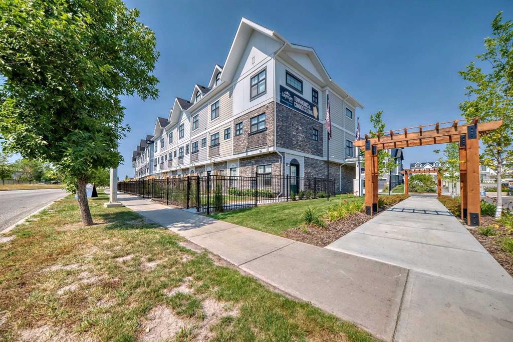 Picture of 57 Les Jardins Park SE, Calgary Real Estate Listing