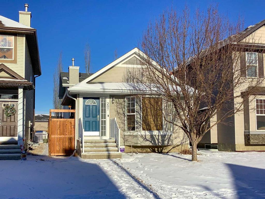 Picture of 207 Cranberry Close SE, Calgary Real Estate Listing