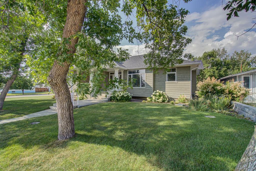 Picture of 224 52 Avenue W, Claresholm Real Estate Listing