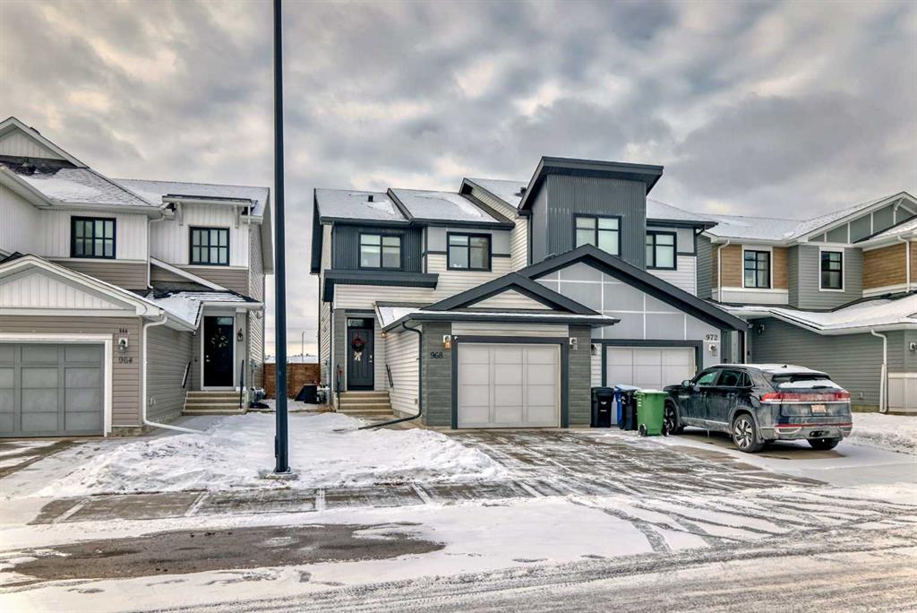 Picture of 968 seton Circle SE, Calgary Real Estate Listing