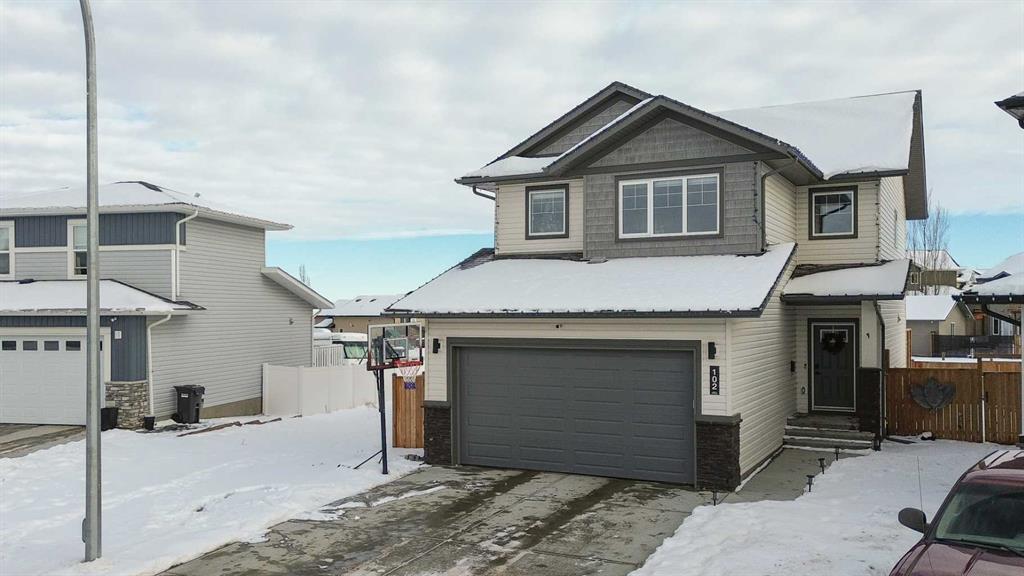 Picture of 102 Palmer Circle , Blackfalds Real Estate Listing