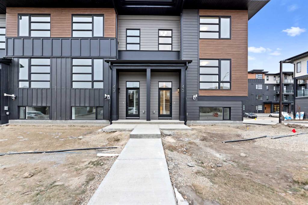 Picture of 45 Lucas Way NW, Calgary Real Estate Listing