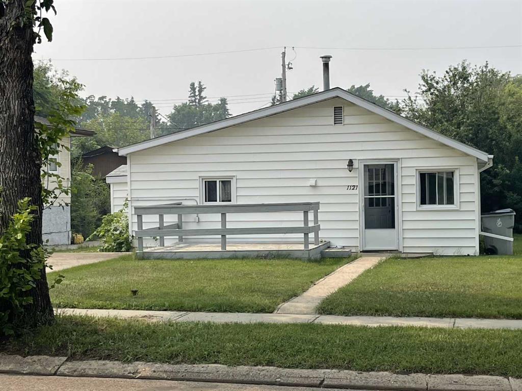 Picture of 1121 8 Avenue , Wainwright Real Estate Listing