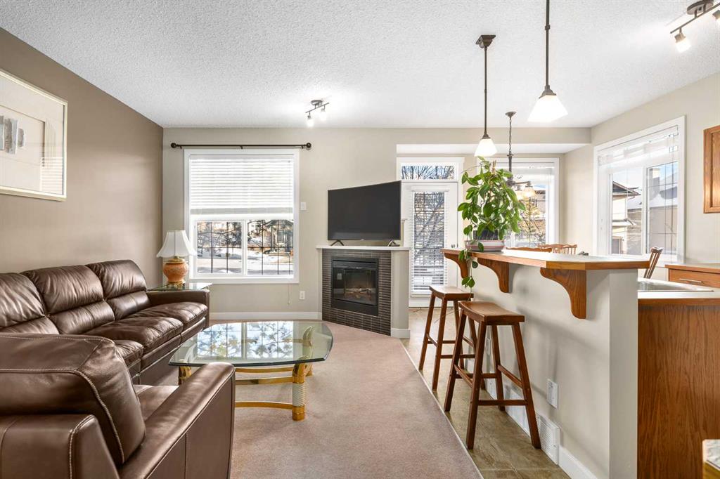 Picture of 235 Rockyspring Grove NW, Calgary Real Estate Listing