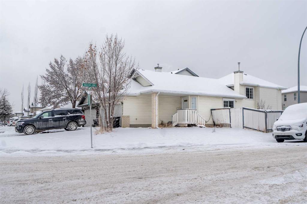 Picture of 7278 Laguna Way NE, Calgary Real Estate Listing