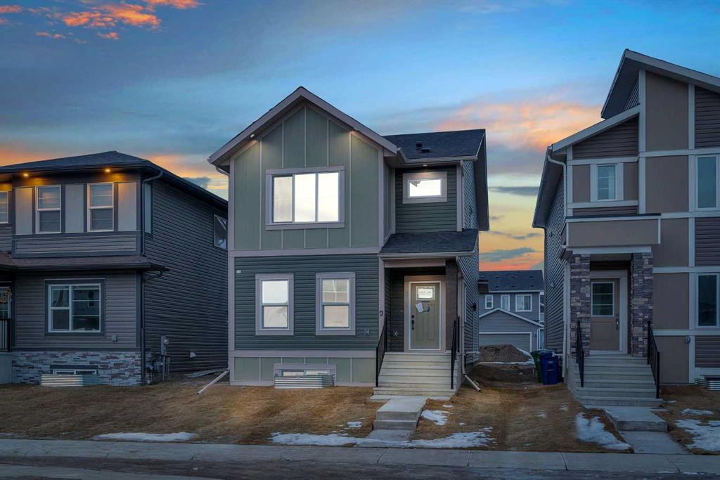 Picture of 812 Midtown Drive SW, Airdrie Real Estate Listing