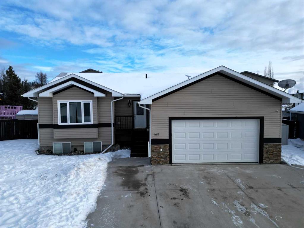 Picture of 1613 41A Street , Edson Real Estate Listing